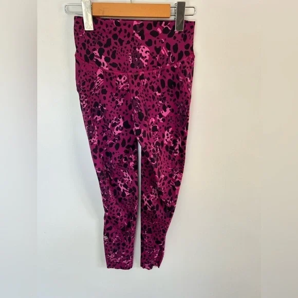 Lululemon Base Pace High-Rise Crop 23  Cheetah Camo Magenta Purple Multi - Picture 6 of 8
